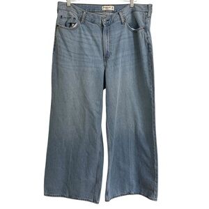 Abercrombie High Rise Wide Leg Jean 33 short